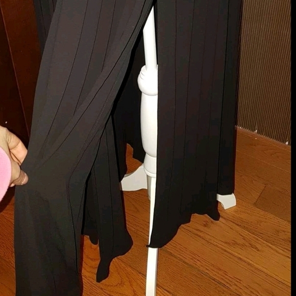 New BCBG Pleated Paneled Maxi Skirt - Picture 2 of 4